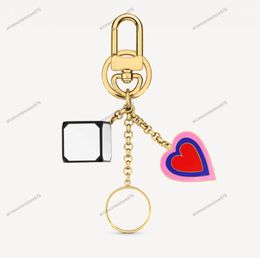 Quality Dice Heart Letter Keychains Flowers Keychain Leather Key Ring Silver Buckle Men Women Bags Car Handbag Pendant Couple Accessories 2 Styles