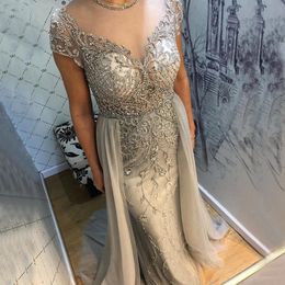 Silver Luxury Beaded Mermaid Prom Dresses With Detachable Train Vintage Short Sleeves Sheath Formal Evening Gown Long Pageant Wear