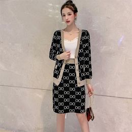Fashion Knitted Cardigan Coat Colour Contrast Suit Women Elegant Office Two Piece Pencil Skirt Korean Style Sleeve 220302
