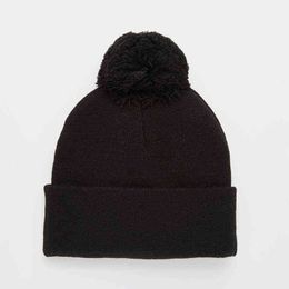 -Otoño Accesorio de invierno Hombres y mujeres Pom Pom Knit Hats Hats Unisex Skull Cap Negro Gris En stock Y21111
