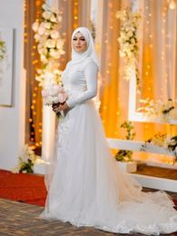 Modest Muslim Hijab Mermaid Wedding Dresses Long Sleeves Bridal Gowns High Neck Appliqued Pattern Lace Vintage Arbaic Bride Dress