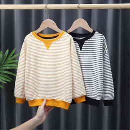 Boys long-sleeved t-shirt style Western-style striped baby bottoming shirt cotton children's autumn P4523 210622