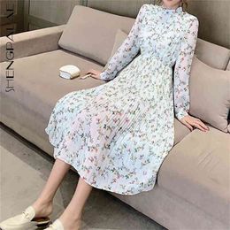 SHENGPLLAE Vintage Floral Dress Women's Spring Round Neck Single Breasted Fashion Pleated Hem Long Sleeve Dresses 5A108 210427