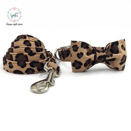 -Collare per cani di stampa leopardo con cravatta di arco in cotone tessuto in metallo fibbia cat collana o guinzaglio stile unico stile 210712