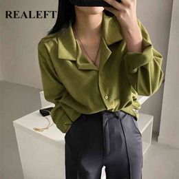 Vintage Corduroy Women's Blouse Solid Long Sleeve Chic Turn-down Collar Loose Shirts Tops Female Spring Autumn 210428