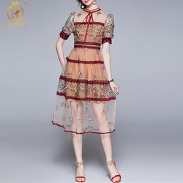 Fashion Runway Summer Embroidery Mesh Dress Women Stand Collar Vita alta Patchwork in pizzo Lady Vintage Midi 210520