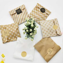 Kraft Paper Bag 100pcs Favor Sweet Bag Popcorn Bags Brown White Dot Wave Stripe Candy Gift Packing Pouch Wedding Party Supplies Y0712