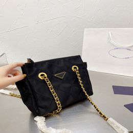 2022 vogue handbags 2022 Desinger Vogue Sacs à bandoulière de luxe Sacs élégants élégants Sacs simples Sacs classiques 5 couleurs Bleu Khaki Jaune Vert Black Sac à main LKFC