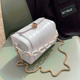 pattern square UK - Shoulder Bags High Quality Women Messenger Designer Sac Fashion Chains Leather Bag Square Crossbody Stone Pattern Handbag