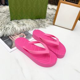 2021 new women's flat slippers clip toe design beach sandals classic buckle decoration multi-color non slip outsole size 35-42