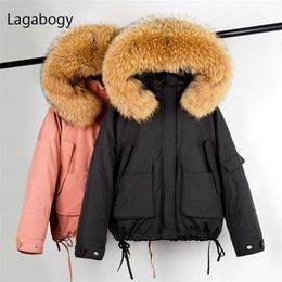 Lagabogy Huge Real Raccoon Fur Women Winter Hooded Short Warm Down Parkas Female 90% White Duck Down Coat Lining Removable 211126