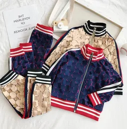Yeni Bahar Sonbahar Çocuk Moda Giysileri Bebek Erkek Kız Mektup Patchwork T Gömlek Pantolon 2 adet / takım Çocuk Toddler Eşofman