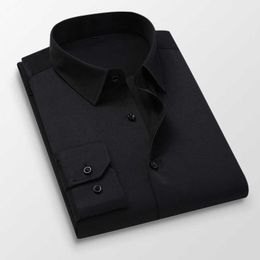 52 Plus Size Mens Business Casual Long Sleeved Shirt Solid Colour White Black Cotton Social Dress Shirts H849 210628