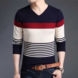 Fashion Brand Sweaters Men's Pullovers Striped Slim Fit Jumpers Knitwear Warm Autumn Korean Style Casual Men Clothes 211221