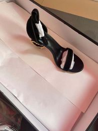 Sandali firmati da donna, tacco alto di buona qualità 9cm Fashion luxury top 4 taglia colore da 35 a 40 sneaker all'ingrosso Trainer