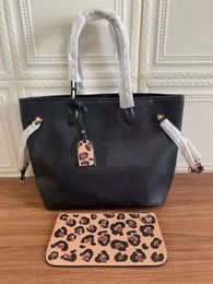 Classic high quality Luxury designer totes Wild at Hearth fashion handbag woman shoulder bags leather Shopping Bag purse free ship