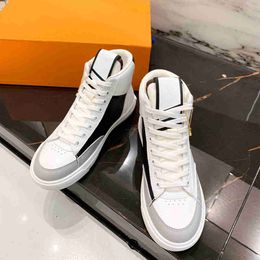 Men Women Designer Shoes The Couples leather White Grey sneakers Mens outdoor Trainers Low High Top Sneaker