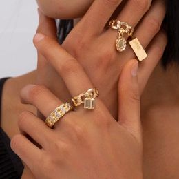 wedding ring lock UK - Boho Full Crystal Summer Wedding Rings Women Punk Vintage 2020 Circle Love Lock Flower Pendant Fashion Ring Bijoux Jewelry Gift Q0708