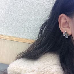 Fashion Women Earrings 2021 New Trend Temperament Metal Camellia Stud Earrings Vintage Elegant Ladies Piercing Ear Jewelry Gifts