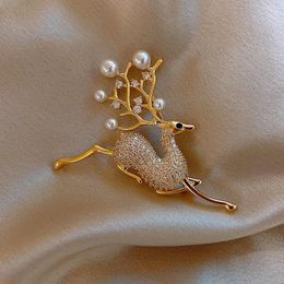 Pins, Brooches Elegant Women Flower Pearl Brooch Cute Pin Insect Animal Bijouterie High Quality Corsage Fashion Party Jewellery Wedding Gifts