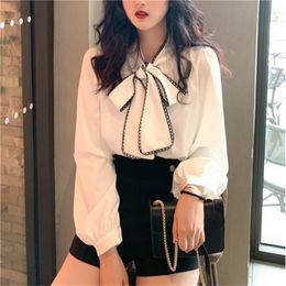Mozuleva Women Long Sleeve Shirts White Blouses Vintage Korean Sweet Bow Loose Ladies Blouse Office Lady Sweet 210317