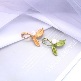 Pins, Brooches BALANBIU Impressionism Cute Acrylic Pearl Leaves Brooch For Women Unique Alloy Sweater Coat Pins Fashion Jewelry