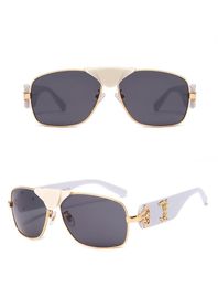 2021 Luxur En Kaliteli Klasik Squared Güneş Gözlüğü Tasarımcı Marka Moda Erkek Bayan Güneş Gözlükleri Gözlük Metal Cam Lensler Ile Kutusu2207