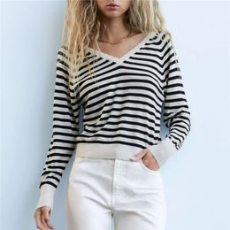 BLSQR Sexy V neck Women Striped Sweater Casual Long Sleeve Female Knitted Pullover Sprint Loose Style Ladies Jumper 210430