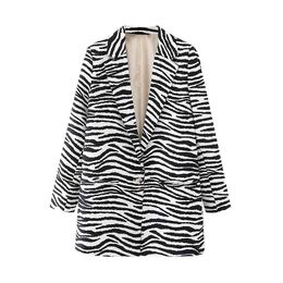 Streetwear Women Zebra Stripes Print Coats Fashion Ladies Single Button Blazers Causal Female Chic Pocket Jackets 210430