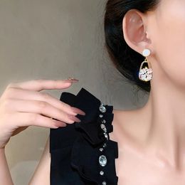 Dangle & Chandelier Cute Flash Flower Earrings for Women Sweet Petal Geometric Round Hollow Hanging Temperament Fashionable Earring Jewellery