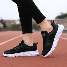 Wholesale Tennis Men Women Sports Running Shoes Super Light Breathable Runners Black White Pink Outdoor Sneakers EUR 35-41 WY04-8681