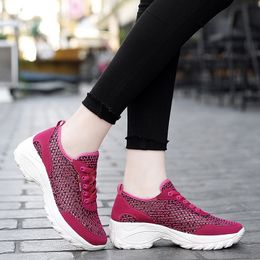 2021 Designer Running Shoes For Women White Grey Purple Pink Black Fashion mens Trainers High Quality Outdoor Sports Sneakers size 35-42 ad