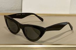 40019 Classic Cat Eye Sunglasses Black Grey Lens Sonnenbrille gafa de sol Women Fashion Sun glasses UV400 Protection Eyewear With Case