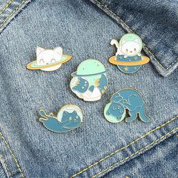 Brooches Pin for Women Fashion Dress Coat Shirt Demin Metal Funny Enamel Brooch Pins Badges Promotion Gift Kids wholesale Cartoon Cat Space