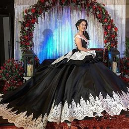 Black Quinceanera Dresses White Lace Applique Tiered Satin Off the Shoulder Straps Custom Made Sweet 15 16 Princess Prom Ball Gown vestido