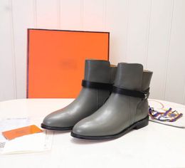 Дизайнерские сапоги Женщины Bootkle Boot Sustede / Кожаная Кожаная Обувь каблука Гоцкин и Пряжка Обувь Обувь с коробкой