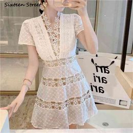 White Lace Vintage Dress Woman Summer V-neck Elegant Party es Clothing High Waisted Self Female Bodycon 210603