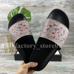 Top Quality Mens Mulheres Verão Sandálias Praia Slide Home Chinelos Senhoras Sliders Plana Sapatos Trendy Imprimir Couro