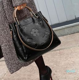 Big Women Bucket Bag Female Shoulder Bags Large Size Vintage Soft Leather Lady Cross Body Handbag for Hobos Tote designer bags