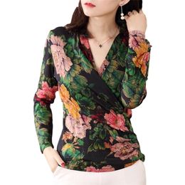 Women Spring Autumn Style Lace Blouses Shirts Lady Casual Long Sleeve V-Neck Flower Printed Lace Blusas Tops DD8061 210323