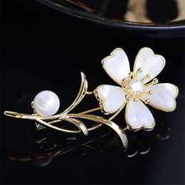 Korea Style Shell Flower Brooch 2021 Elegant Lapel Pins Luxury Pearl Bloom Petal Brooches Pin Brand Jewellery Accessories