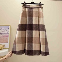 Korean Vintage Wool Elegant Plaid Skirt Womens Plus Size High Waist Maxi Autumn Winter Warm Office Lady Long s 210421