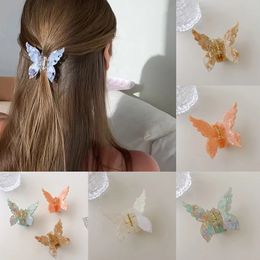 New Summer Middle Colourful Butterfly Hair Claws Hairpin Cute Transparent Grabs Acrylic Hair Clip for Women Sweet Accessories