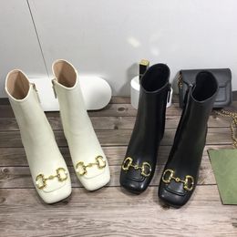 Sonbahar ve Kış Moda Gösterisi Bayan Toka Mektubu Çizmeler Platformu Tasarımcı Boot Inek Derisi Deri Siyah Kalın Topuk Kadın Yüksek Topuklu Botlar Boyutu 34-40