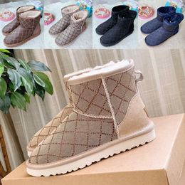 2021 Designers clássicos botas de neve de inverno reais lâminas de pele de couro impermeabilizadas meninas planas meninas botas mini botas de moda com caixa