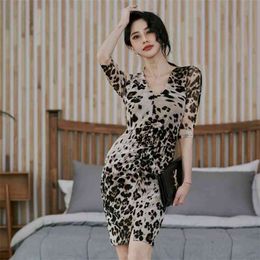 spring and summer style korwan sexy leopard V neck wrap buttocks thin slim temperament office party for women dresses 210602