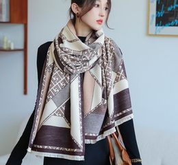 2021 Korean version of the wild letter chain warm scarf female dual-use air-conditioning shawl student imitation cashmere scarf windproof