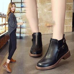 Heißer Verkauf-New Fashion European Style Black Ankle Boots Wohnungen Runder TOE Back Zip Martin Boots PU Leder Frau Schuhe