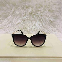 Designer Sunglass Women Eyeglasses Outdoor Shades PC Frame Fashion Classic Lady Sun glasses Mirrors for Womens Sunglasses.