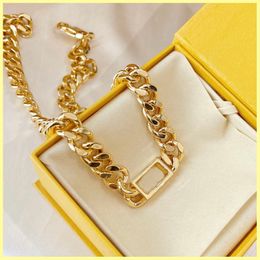 Mens Women Designer Bracelet And Necklaces Fashion Gold Cuban Chain Link Letter Pendent Luxury Bracelets F Necklaces Sets Good